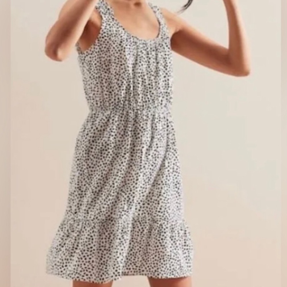 Banana Republic black and white sleeveless midi dress